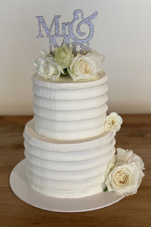 Two tier Wedding Cake with flowers made by Cherry Blossom Cakes Queenstown